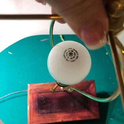 P127: Adjustable Height Lamp with Display Base