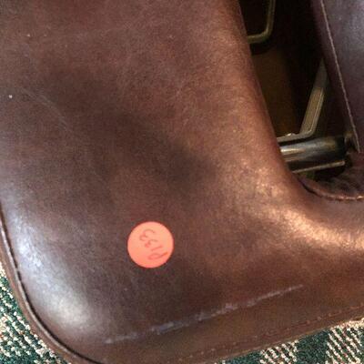 P133: Lloyd Portable Massage Table with Yoga Mat