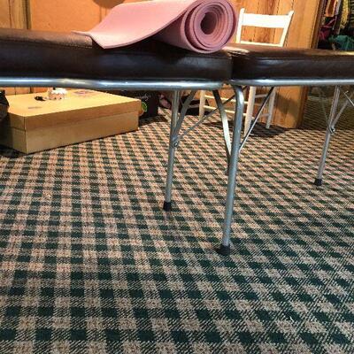 P133: Lloyd Portable Massage Table with Yoga Mat