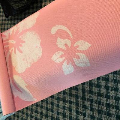 P133: Lloyd Portable Massage Table with Yoga Mat