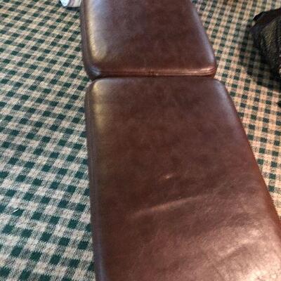 P133: Lloyd Portable Massage Table with Yoga Mat