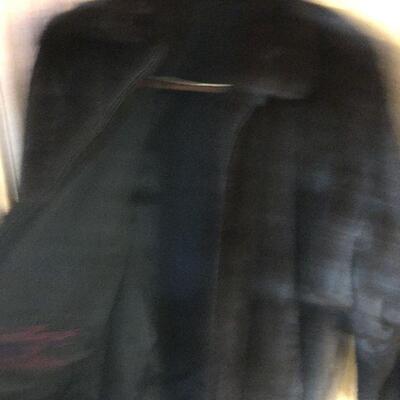 P139: Short Black Fur with Zip Front Size Medium