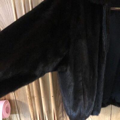 P139: Short Black Fur with Zip Front Size Medium
