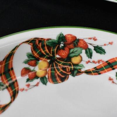 3 Stoneware Plates, William James Christmas Tartan Plaid Ribbon & Fruit