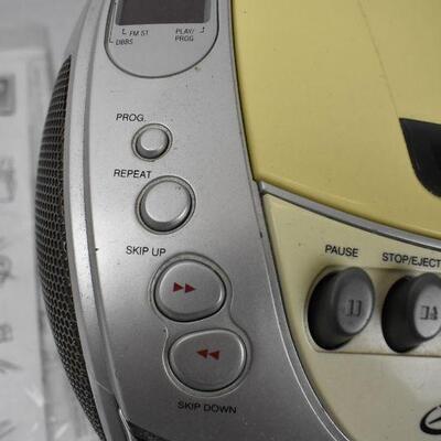 Portable Radio by GPX. AM/FM, CD, & Cassette. Radio Works
