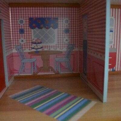 KidKraft Doll House for dolls 4-6