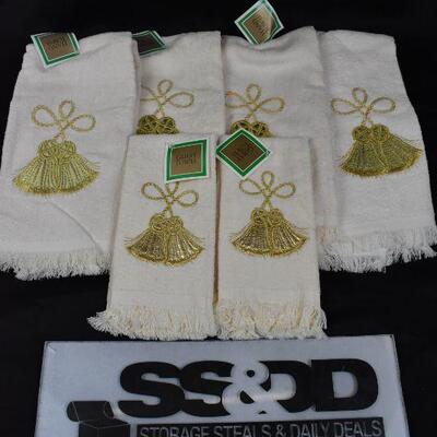 6 pc Cream Towels with Gold Tassel Design: 4 Hand Towels, 2 Guest Towels