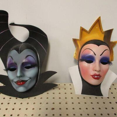 Lot 22 - Disney Villains Masks
