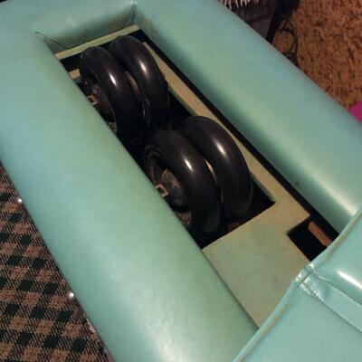 P142: Anamotor Massage Table