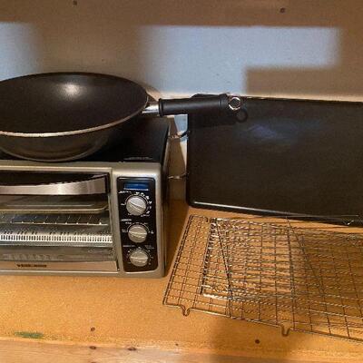 CL62:  Black and Decker Toaster Oven and Pampered Chef Wok