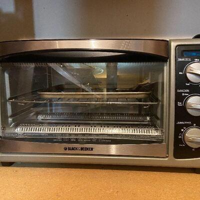 CL62:  Black and Decker Toaster Oven and Pampered Chef Wok