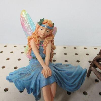 Lot 54 - Fairy Figurines 