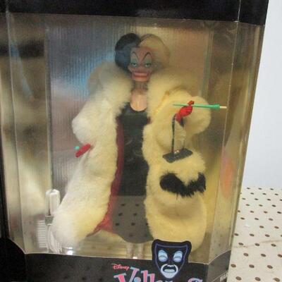 Lot 62 - Disney Villains Cruella De Vil Doll Collectible 101 Dalmatians 