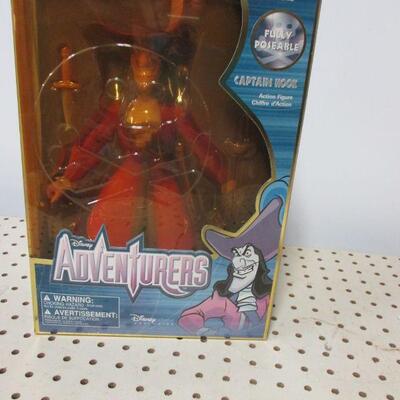 Lot 68 - Captain Hook Fully Poseable Action Figure Disney Adventurers