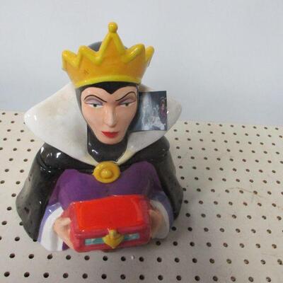 Lot 82 - Snow White Evil Queen Cookie Jar