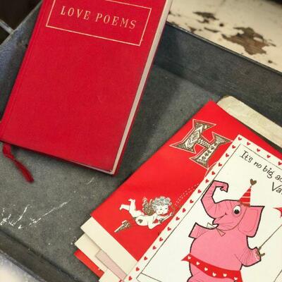 Lot 15 NOS Vintage V-Day Greeting Cards & DÃ©cor