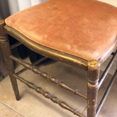 Lot 20 Vintage Spindle Back Chair