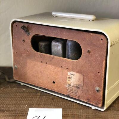 Lot 26 Vintage Packard Bell Radio