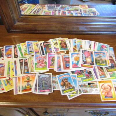 LOT 97  GARBAGE PAIL KIDS TRADING CARDS