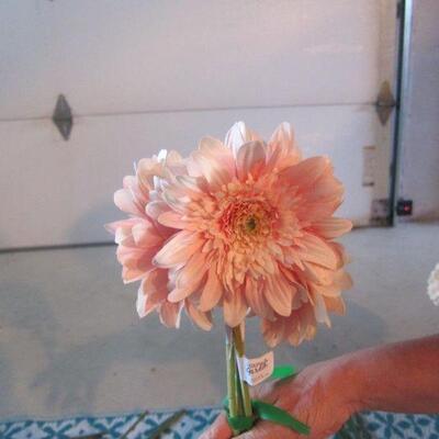 Gerber Daiseys - Realistic artificial