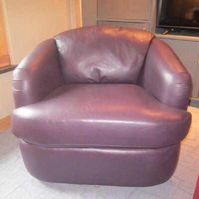 Leather swivel/roll chairs