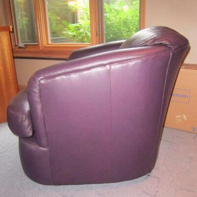 Leather swivel/roll chairs