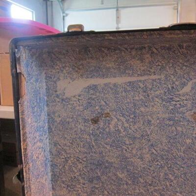 Vintage 1950's storage trunk