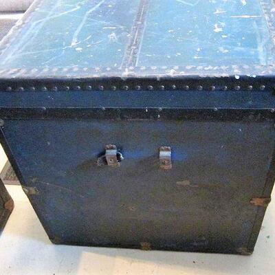 Vintage 1920's storage trunk