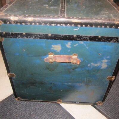 Vintage 1920's storage trunk