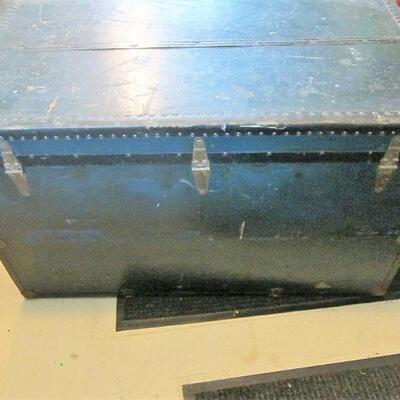 Vintage 1920's storage trunk