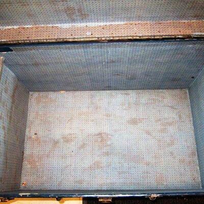 Vintage 1920's storage trunk