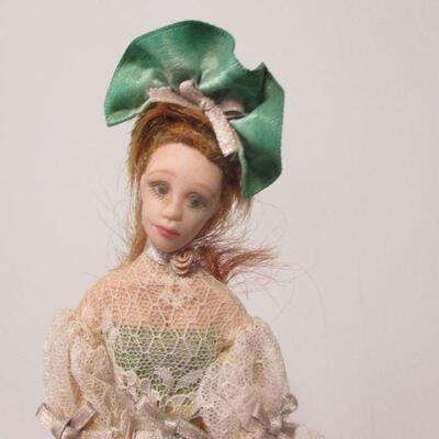 Lot 116 - Fairy Figurines 