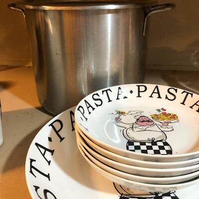 CL69:  Pasta Dinner Bowls and Pasta Pot