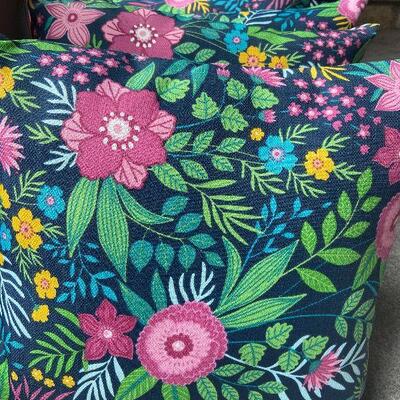 D7:  Gorgeous Patio Pillows (8)