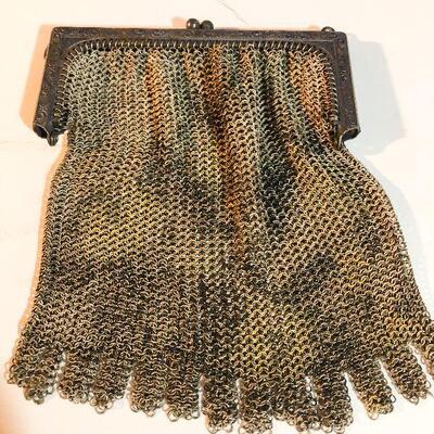 CL47: Antique Whiting & Davis Coin Purse