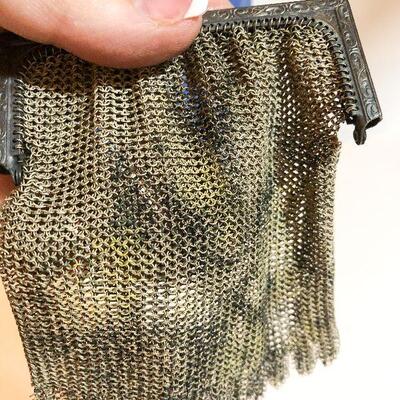 CL47: Antique Whiting & Davis Coin Purse