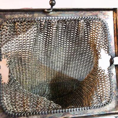 CL47: Antique Whiting & Davis Coin Purse