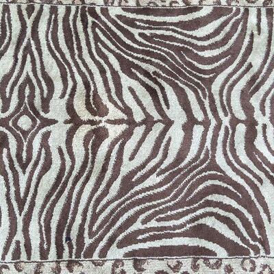 G124: 2'x7' Brown Print Rug