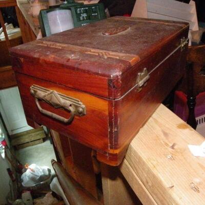 Vintage WW2 Treasure chest 12in x 8 x 3. 