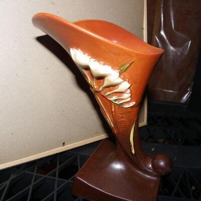 " Horn of Plenty of Cornocpia by  Roseville ".