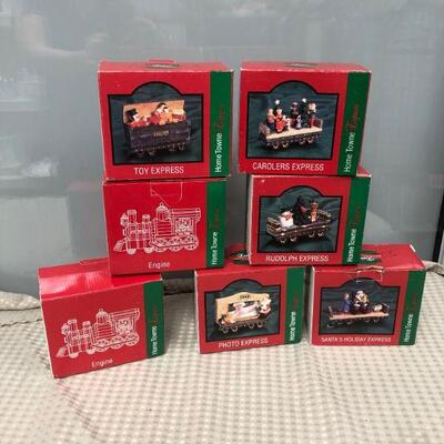Set of 7 Christmas Train Cars