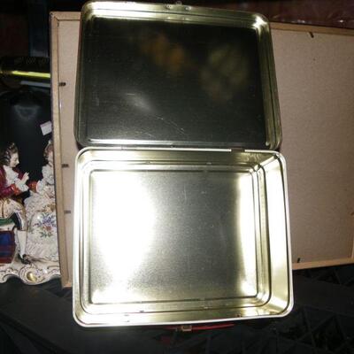 " original " Lassie Lunch Box". no thermos. 
