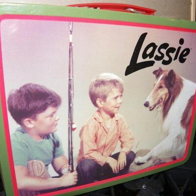" original " Lassie Lunch Box". no thermos. 