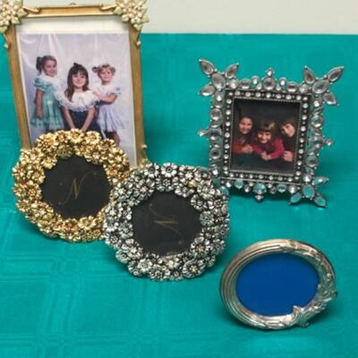 Small picture frames