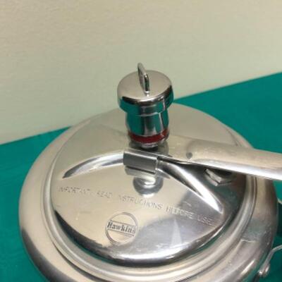 Mini pressure cooker 