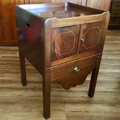 Antique Wood Commode Chamber Pot NightStand Bedside End Table Potty Chair Cabinet 21” x 21” x 31”