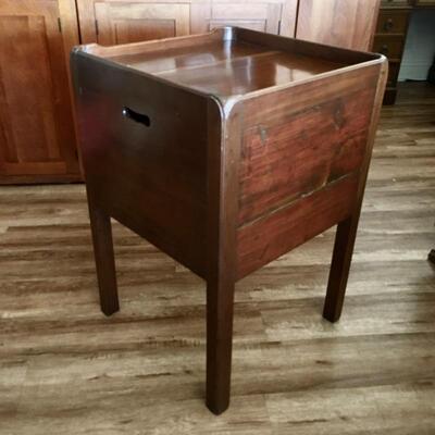 Antique Wood Commode Chamber Pot NightStand Bedside End Table Potty Chair Cabinet 21” x 21” x 31”
