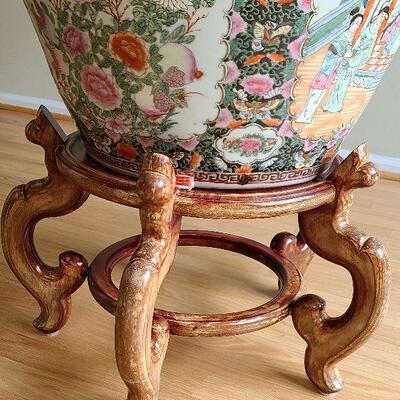 K7: Glass Table on Large Fish Bowl and Stand