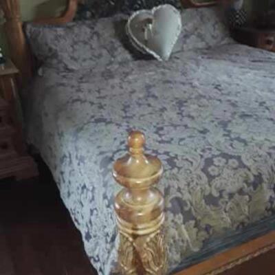 Thomasville King Size Bed 