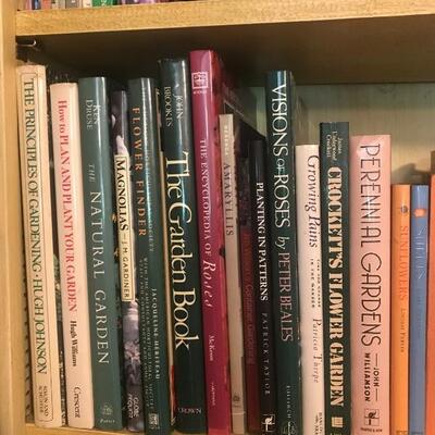 Lot of 39 Gardening Books Shelf 3A 
